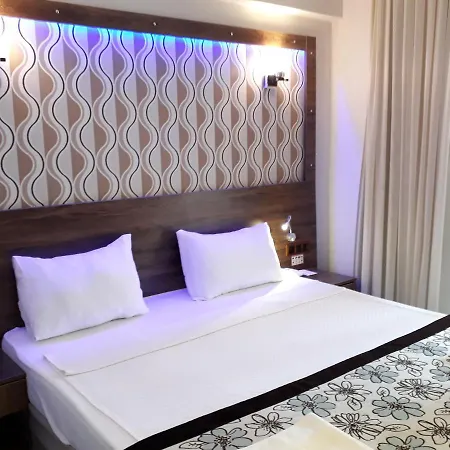 Dolphin Aparthotel