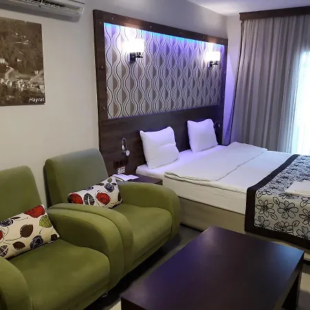 Dolphin Aparthotel 3*