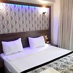 Dolphin Aparthotel