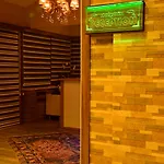 Dolphin Aparthotel 3*