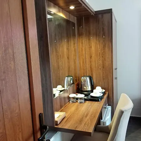 Ξενοδοχείο με διαμερίσματα Dolphin